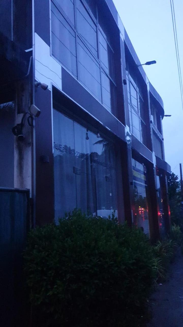 Air Vision 98 Hotel Katunayake Exterior photo